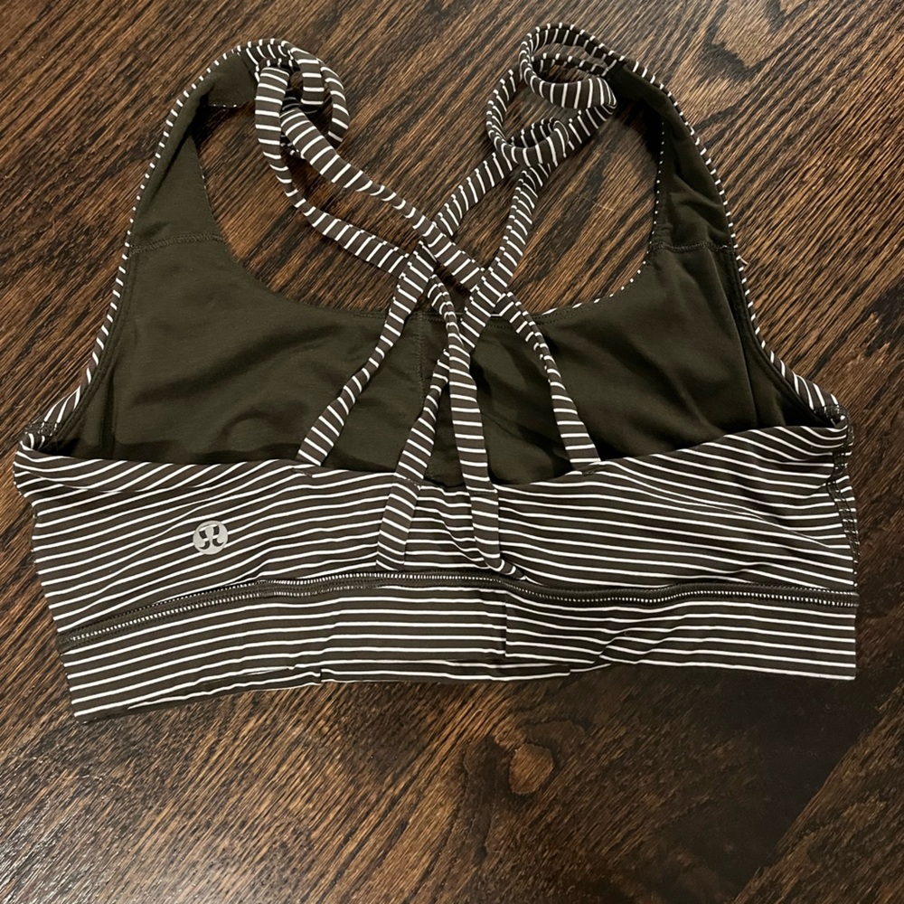 Lululemon sports bra